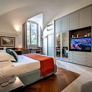 Dimora Collection - Le Corti - Boutique Luxury In A Restored 13th Century Convent, With Sauna And Gym (adults Only) Aparthotel